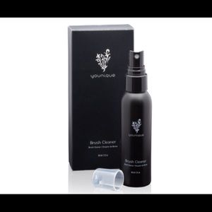 Brush cleaner amazing